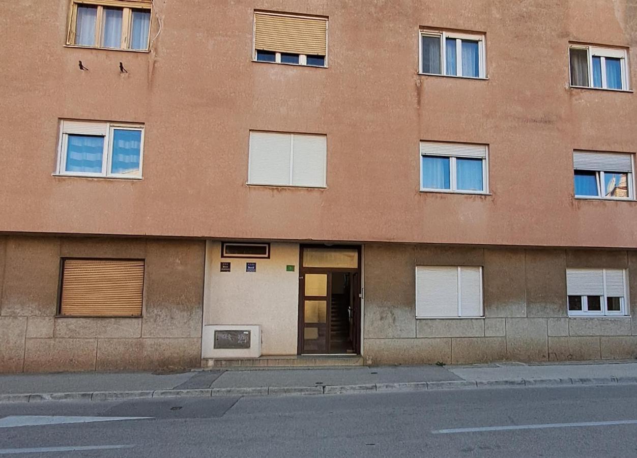 Yulia Apartman PUY Exterior foto